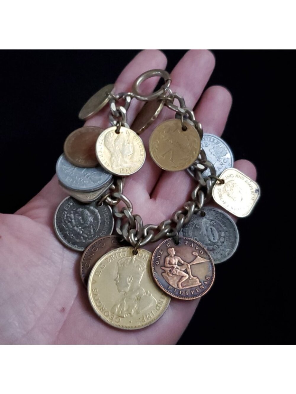 Vintage World Coin Charm Bracelet Dangles 6" - Picture 4 of 6
